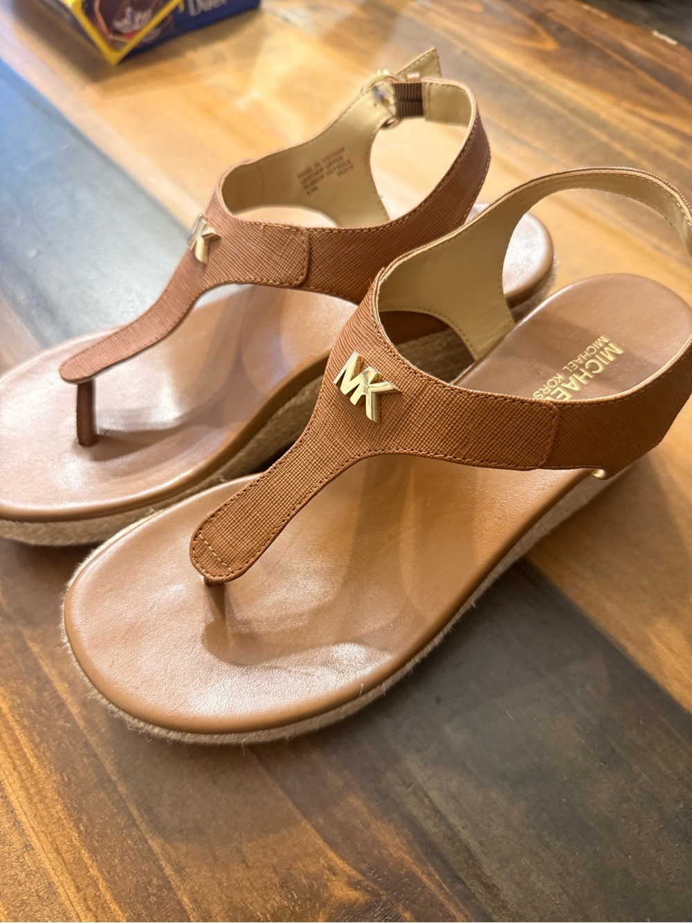 Michael Kors Tan Leather MK Logo Thong Sandals with Gold Hardware - Picture 7 of 9